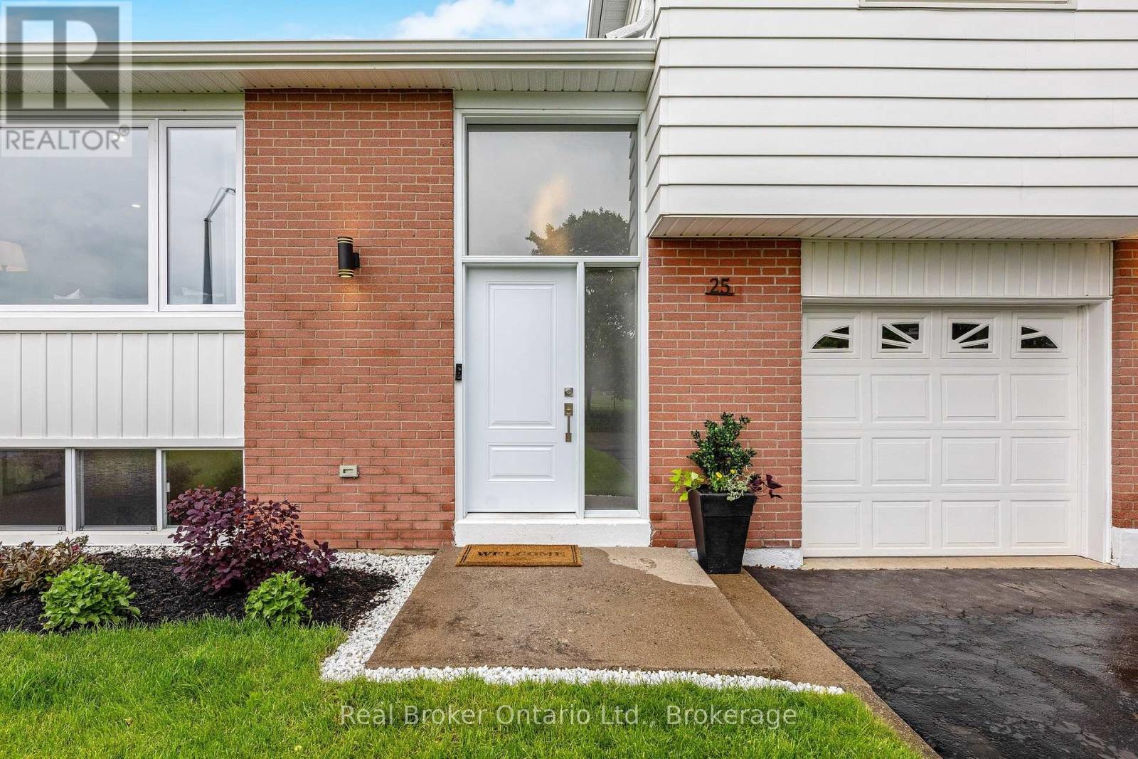 25 Erindale Drive, Erin, Ontario  N0B 1T0 - Photo 5 - X12206031