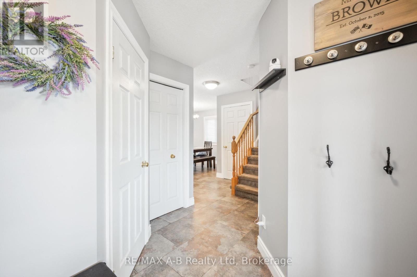 6 Tottenham Street, Kitchener, Ontario  N2R 1V7 - Photo 3 - X12206046