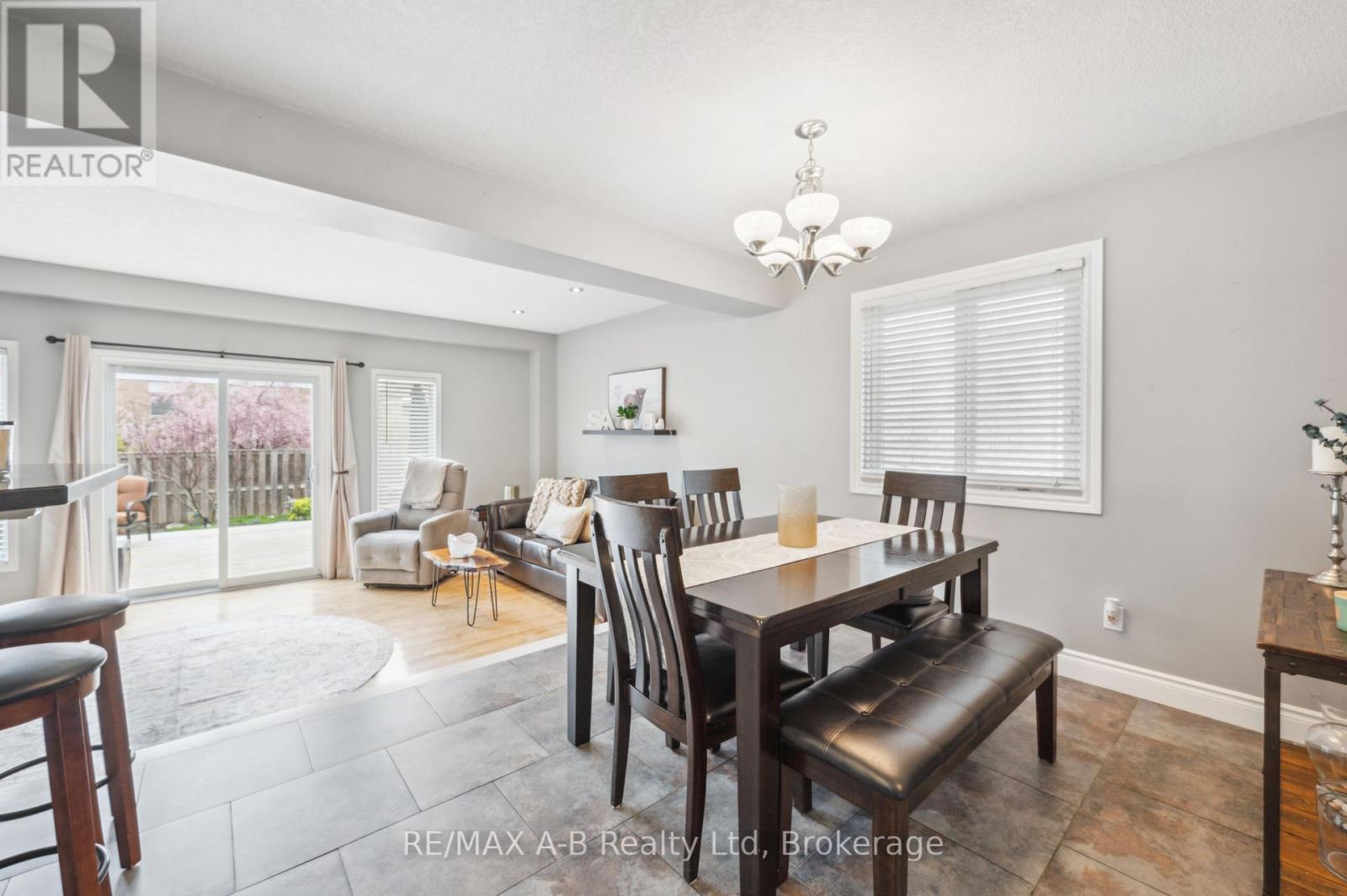 6 Tottenham Street, Kitchener, Ontario  N2R 1V7 - Photo 5 - X12206046