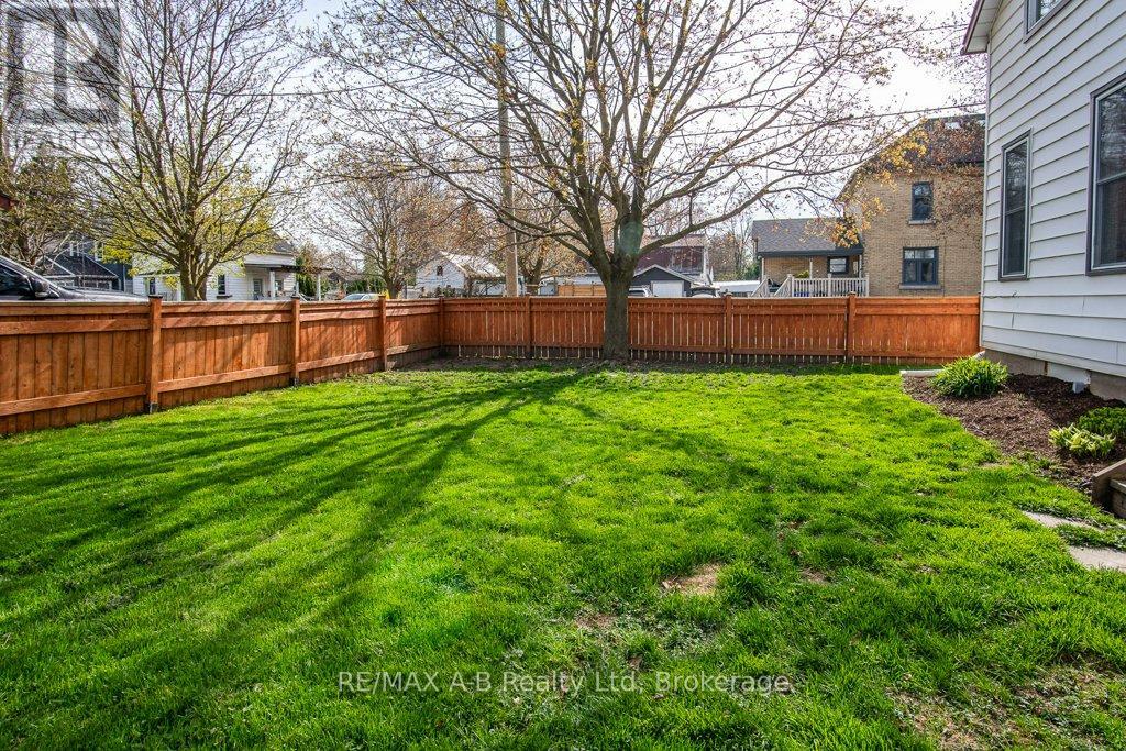 168 Hope Street E, East Zorra-Tavistock, Ontario  N0B 2R0 - Photo 7 - X12206085