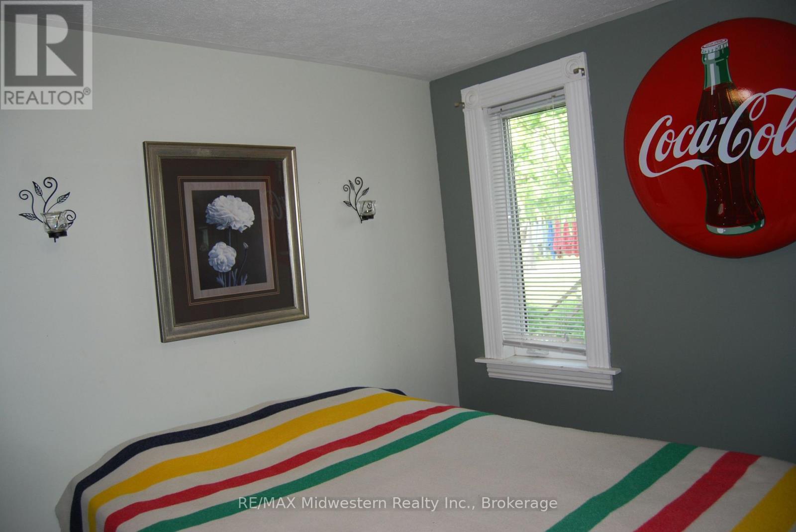 410 Temple Street, Minto, Ontario  N0G 2P0 - Photo 10 - X12206136