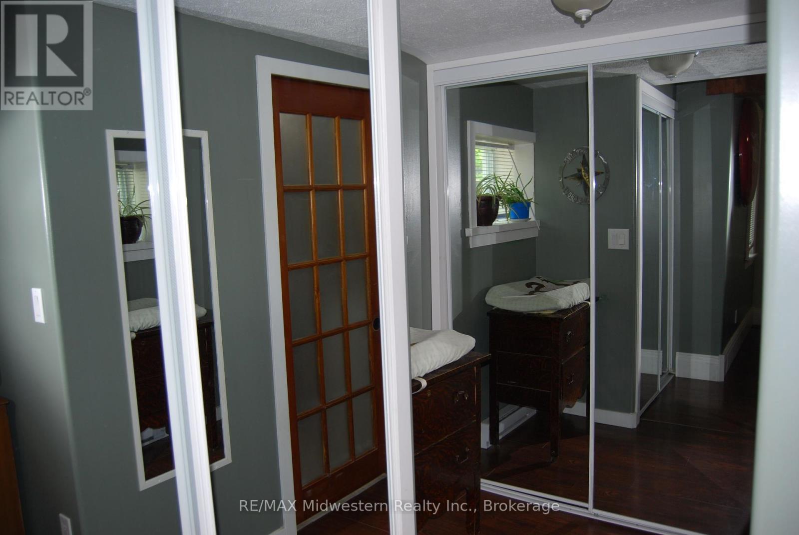 410 Temple Street, Minto, Ontario  N0G 2P0 - Photo 11 - X12206136