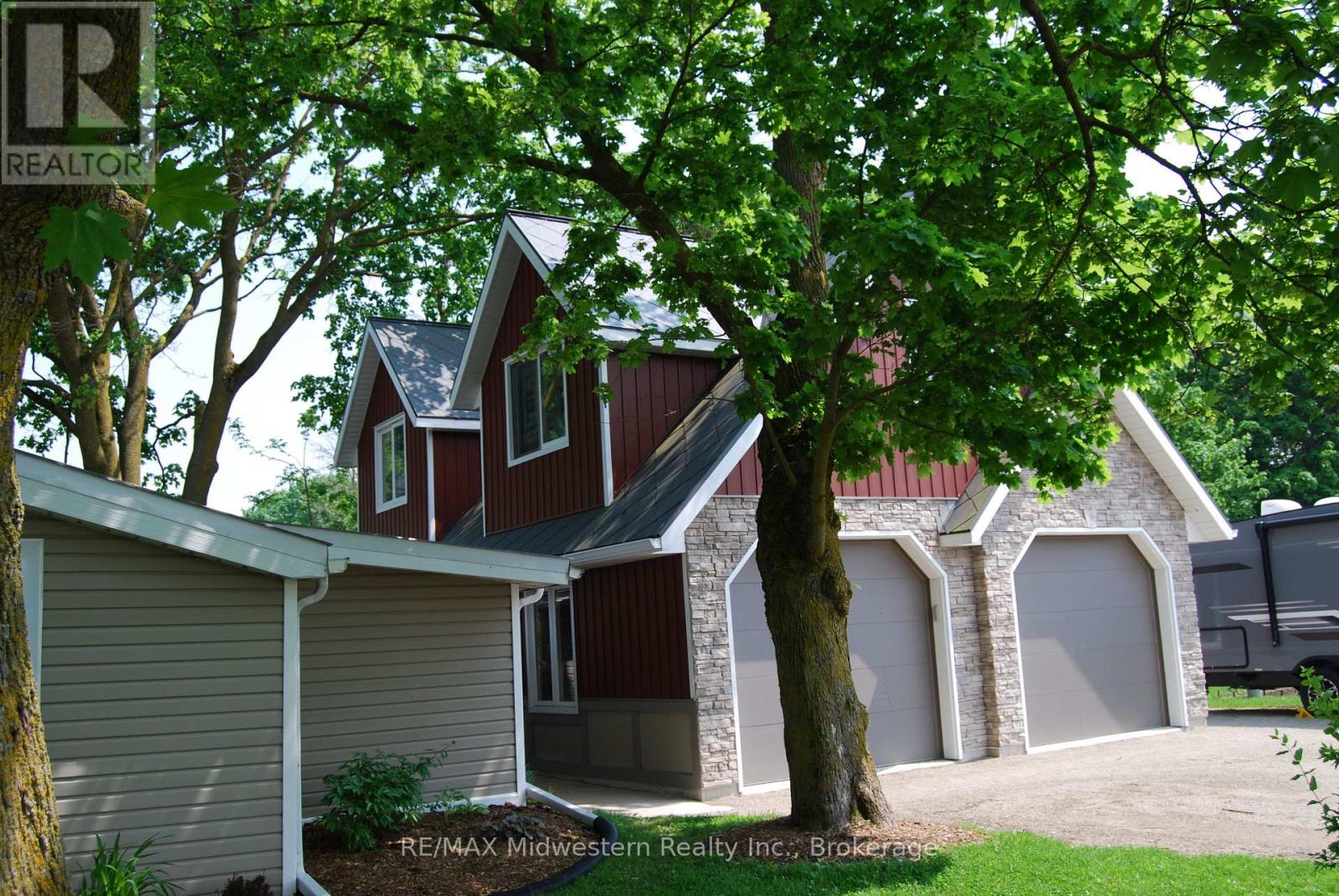 410 Temple Street, Minto, Ontario  N0G 2P0 - Photo 2 - X12206136