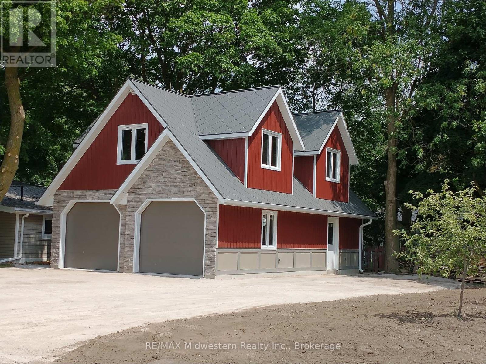 410 Temple Street, Minto, Ontario  N0G 2P0 - Photo 4 - X12206136