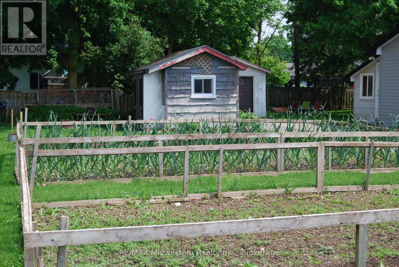 410 Temple Street, Minto, Ontario  N0G 2P0 - Photo 5 - X12206136