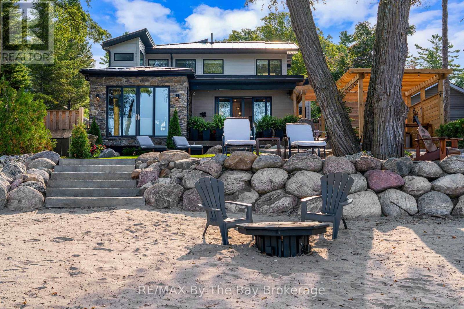 2206 Tiny Beaches Road S, Tiny, Ontario  L0L 1P1 - Photo 12 - S12206554