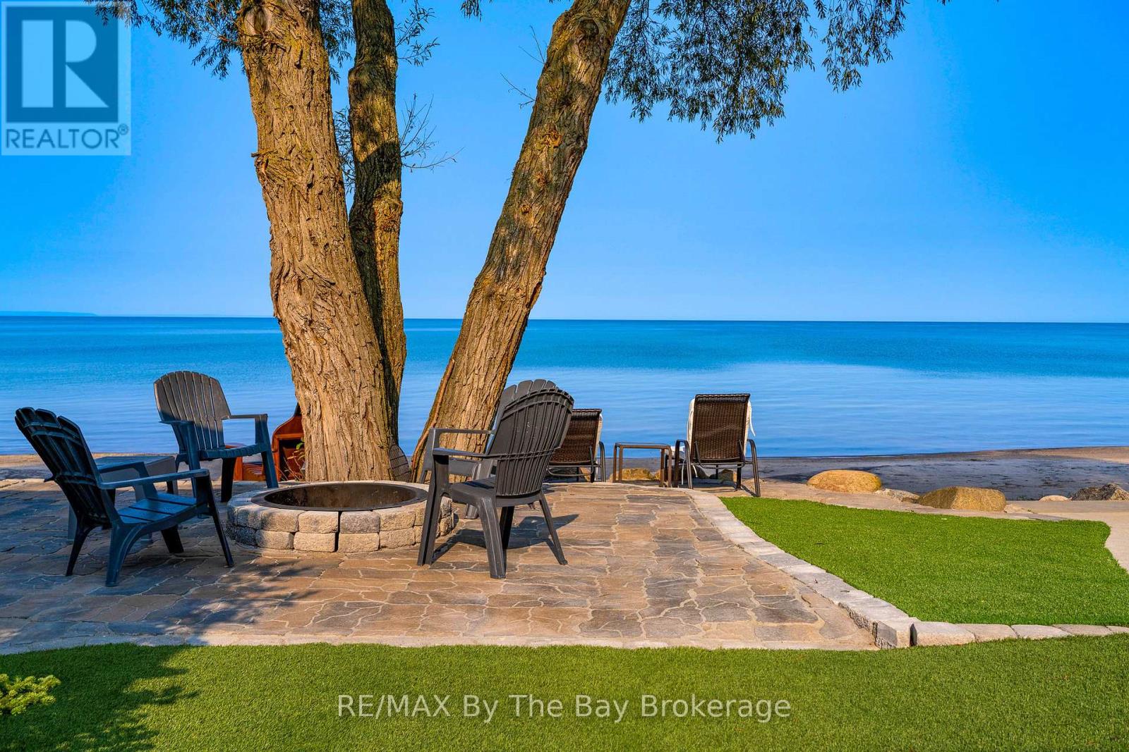 2206 Tiny Beaches Road S, Tiny, Ontario  L0L 1P1 - Photo 15 - S12206554