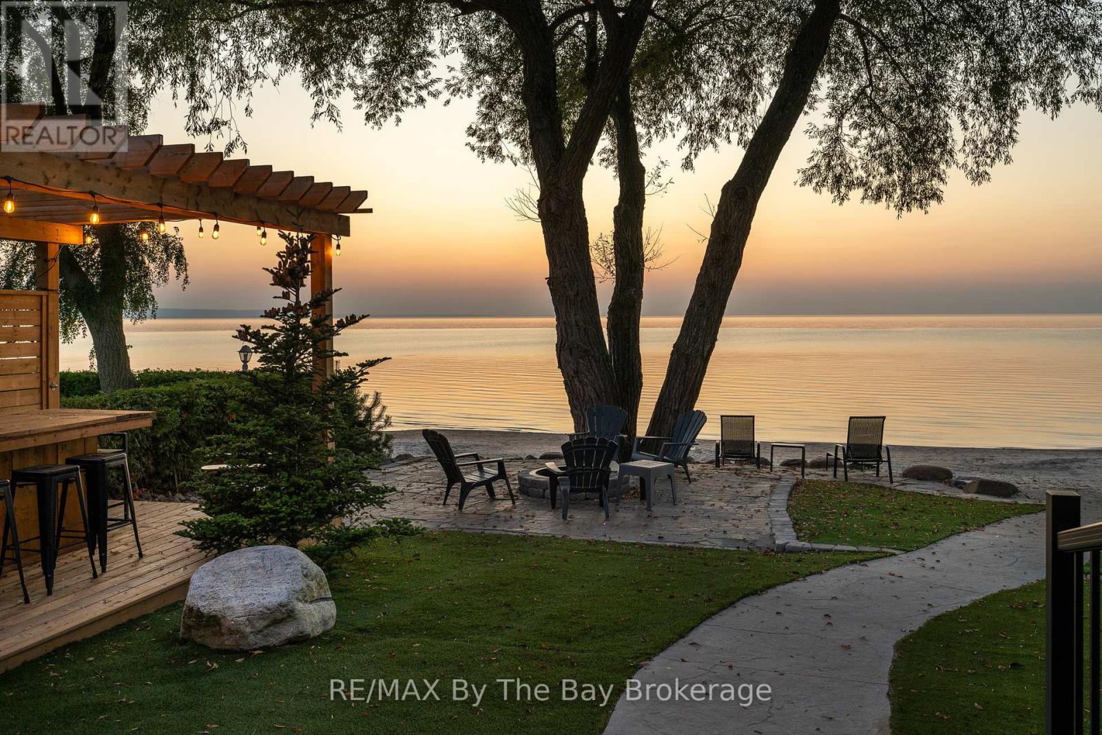 2206 Tiny Beaches Road S, Tiny, Ontario  L0L 1P1 - Photo 3 - S12206554
