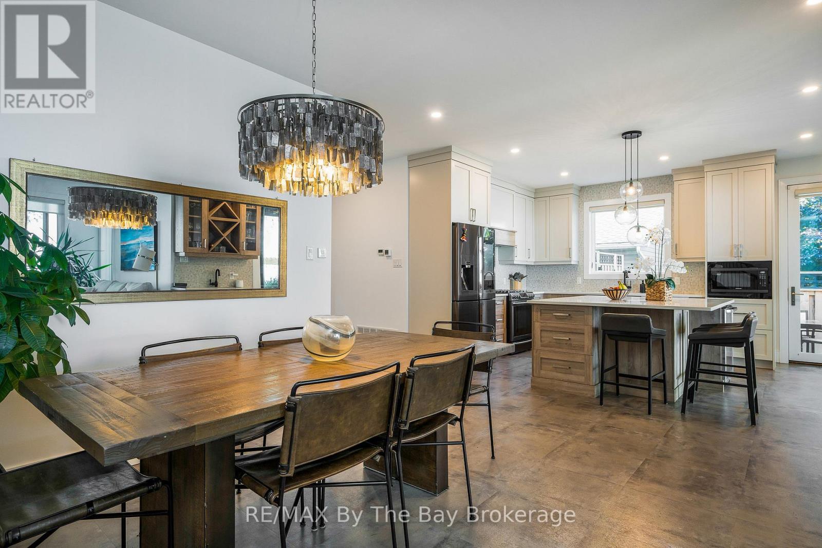 2206 Tiny Beaches Road S, Tiny, Ontario  L0L 1P1 - Photo 34 - S12206554