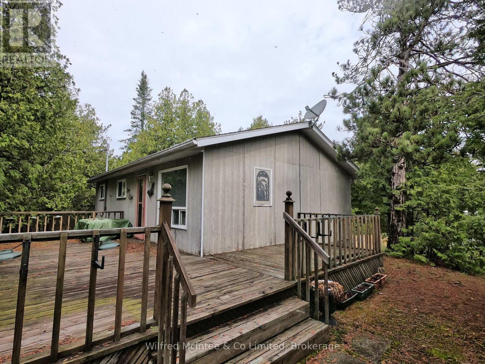278 Ogimah Road W, South Bruce Peninsula, Ontario  N0H 2G0 - Photo 2 - X12206794