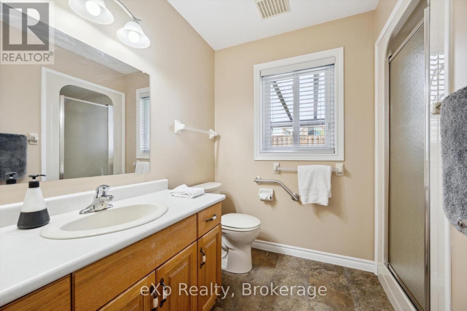 916 Keewatin Place, Kitchener, Ontario  N2B 3W4 - Photo 18 - X12206893