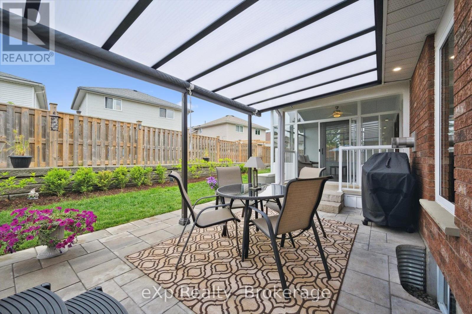 916 Keewatin Place, Kitchener, Ontario  N2B 3W4 - Photo 33 - X12206893