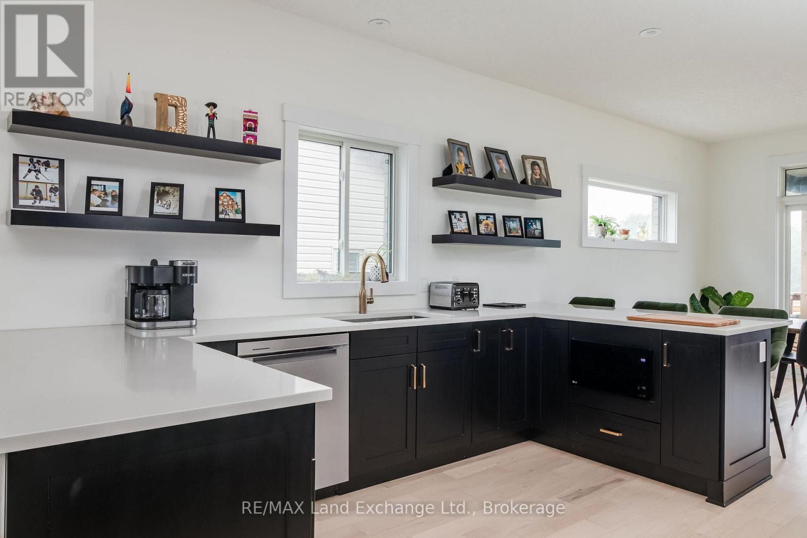 394 Ridge Street, Saugeen Shores, Ontario  N0H 2C1 - Photo 11 - X12206974