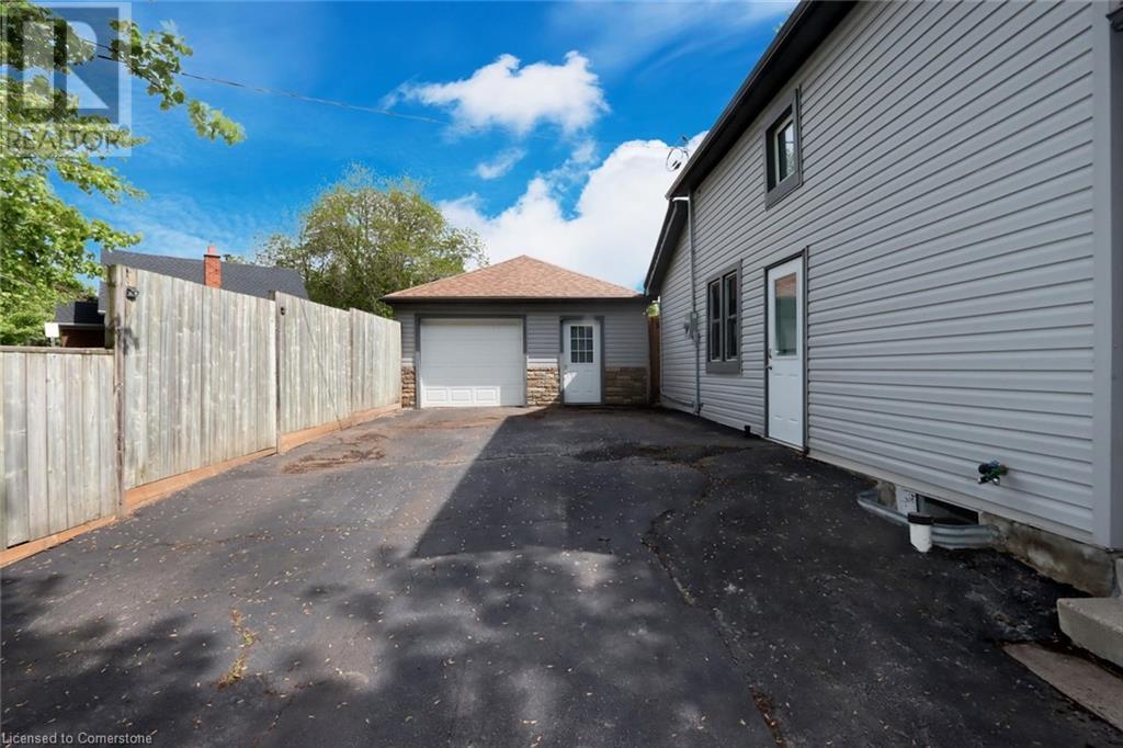 121 Brock Street, Kitchener, Ontario  N2M 1X2 - Photo 3 - 40739009
