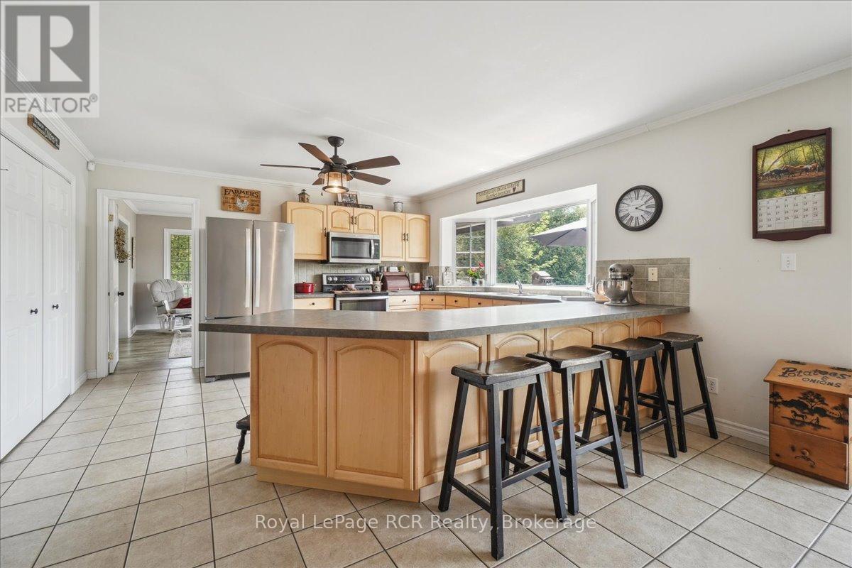 614486 Hamilton Lane, West Grey, Ontario  N0C 1H0 - Photo 13 - X12207419