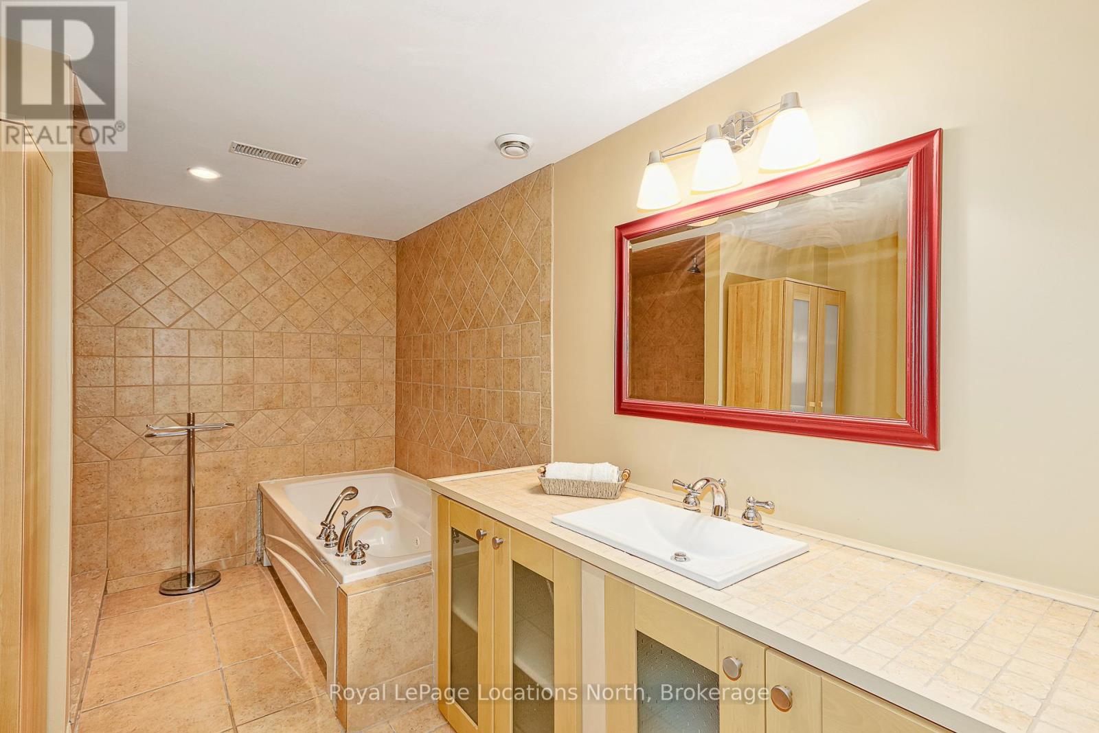 169 Aspen Way, Blue Mountains, Ontario  L9Y 0S7 - Photo 35 - X12207611
