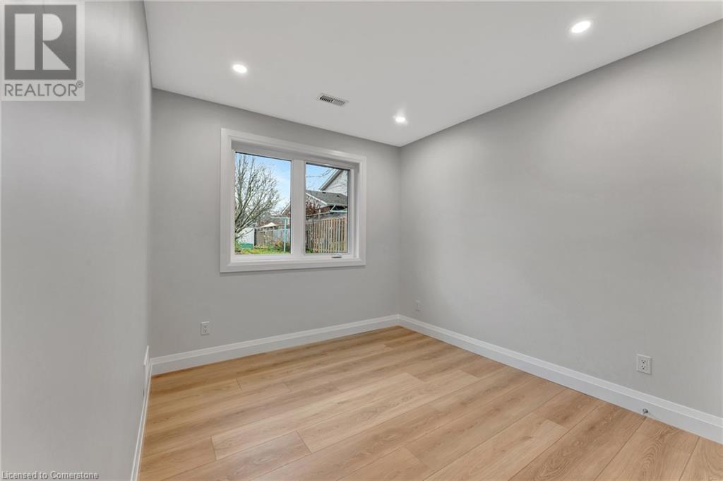 8 Summit Avenue, Kitchener, Ontario  N2M 4H6 - Photo 13 - 40739230
