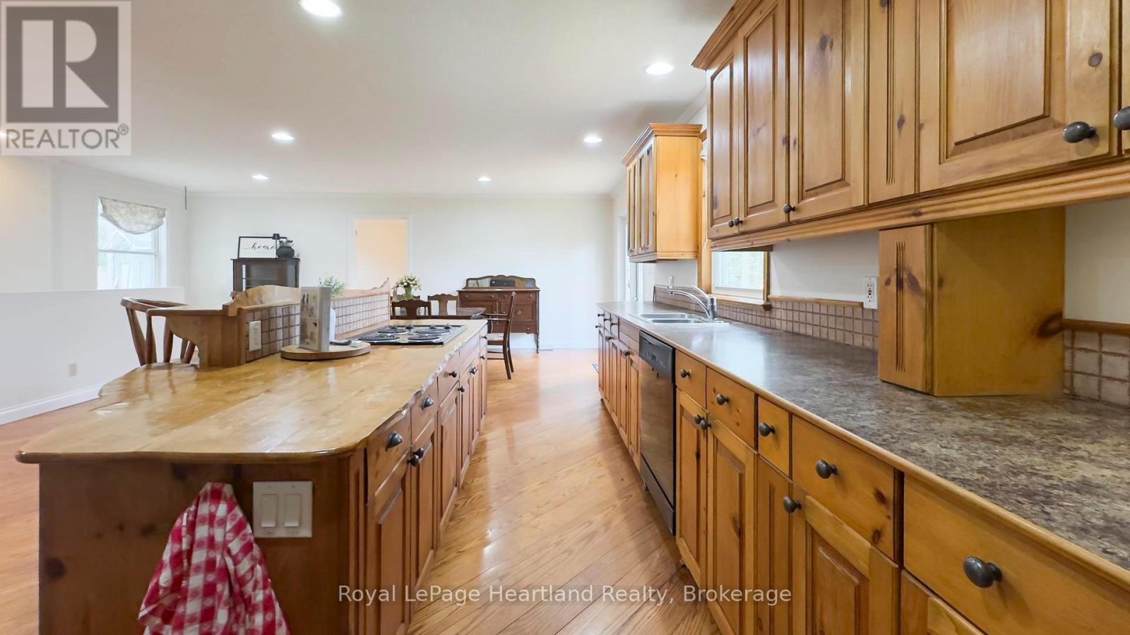 41829 Amberley Road, Morris Turnberry, Ontario  N0G 1G0 - Photo 14 - X12207824
