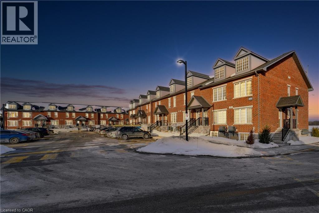 252 PENETANGUISHENE Road Unit# 14, Barrie, Ontario