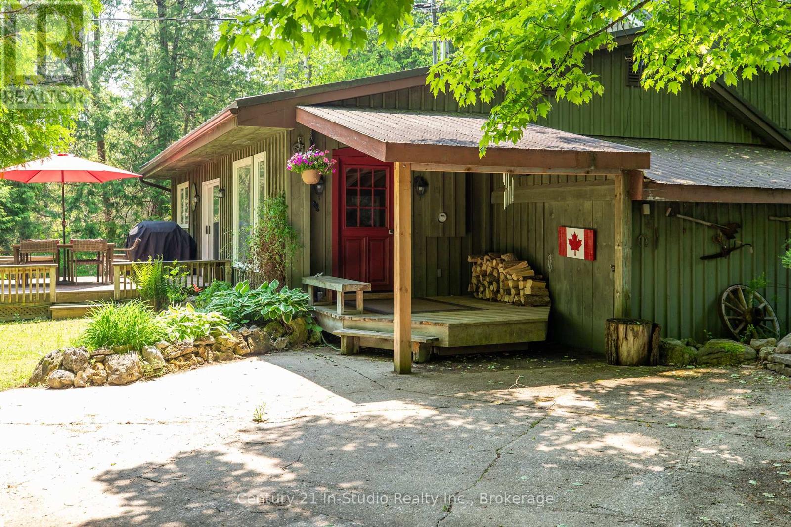 9 13th Avenue, South Bruce Peninsula, Ontario  N0H 2T0 - Photo 2 - X12207867