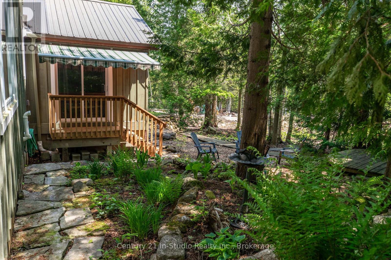 9 13th Avenue, South Bruce Peninsula, Ontario  N0H 2T0 - Photo 28 - X12207867
