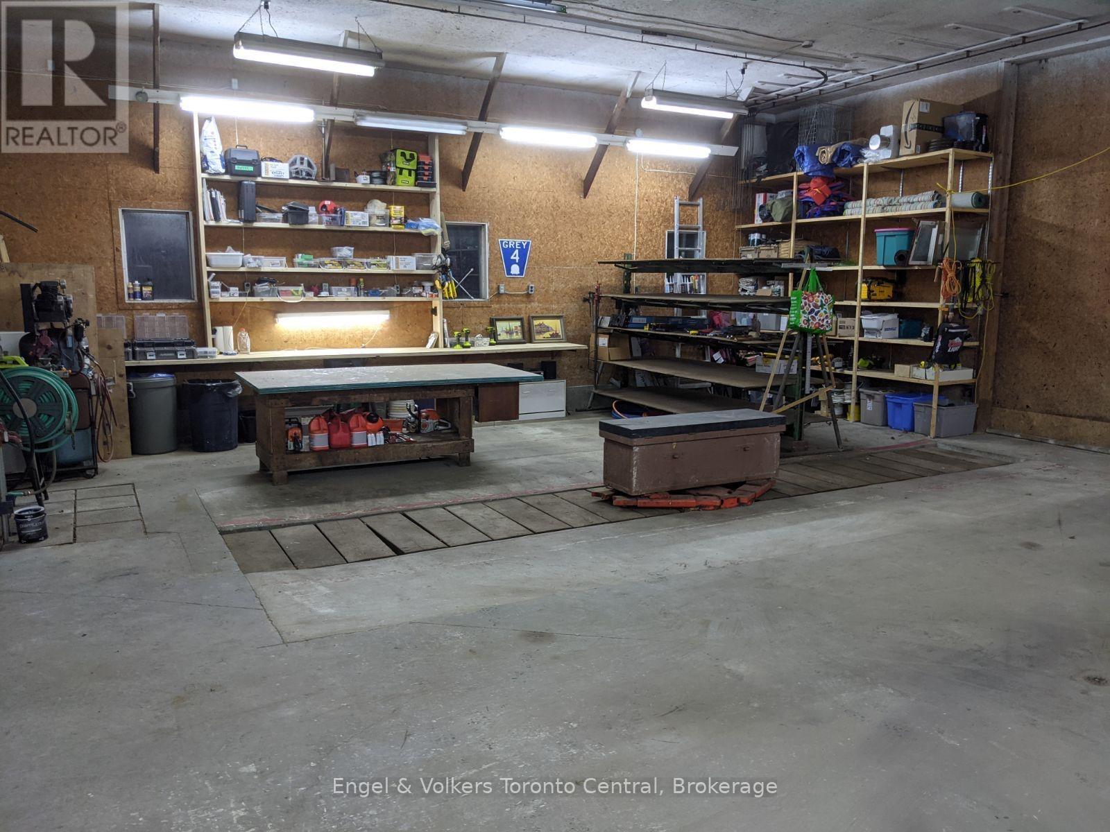 215588 Concession 4, Chatsworth, Ontario  N0H 2V0 - Photo 32 - X12208304