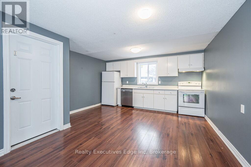 5 Troy Crescent, Guelph, Ontario  N1E 6W7 - Photo 15 - X12208390