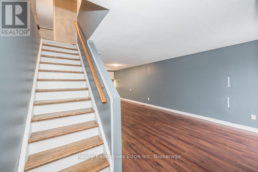 5 Troy Crescent, Guelph, Ontario  N1E 6W7 - Photo 18 - X12208390