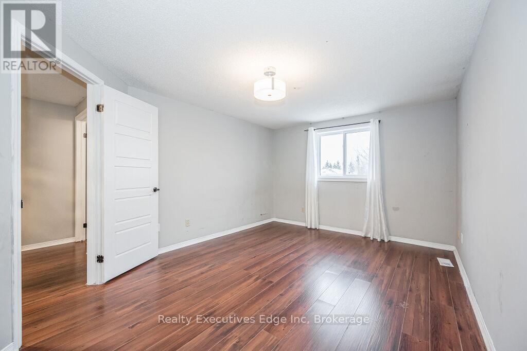 5 Troy Crescent, Guelph, Ontario  N1E 6W7 - Photo 21 - X12208390