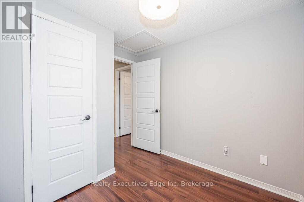 5 Troy Crescent, Guelph, Ontario  N1E 6W7 - Photo 24 - X12208390