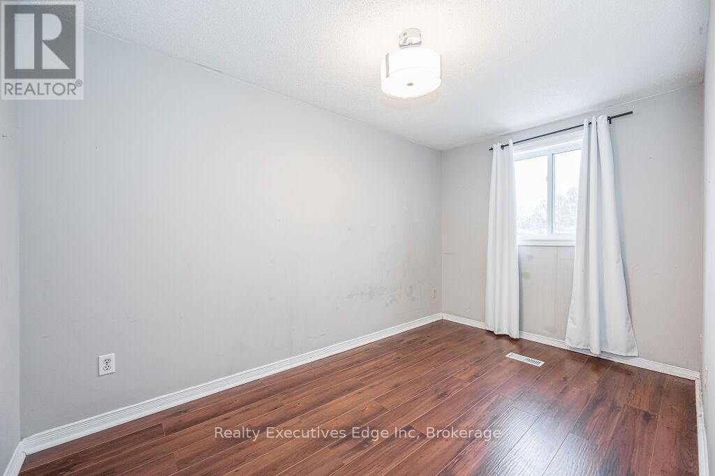 5 Troy Crescent, Guelph, Ontario  N1E 6W7 - Photo 25 - X12208390