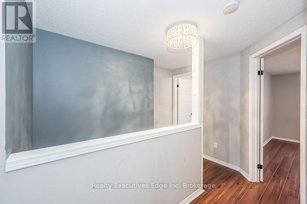 5 Troy Crescent, Guelph, Ontario  N1E 6W7 - Photo 28 - X12208390