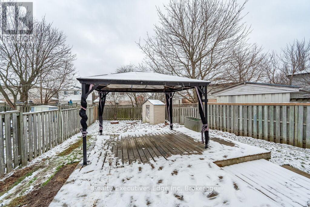 5 Troy Crescent, Guelph, Ontario  N1E 6W7 - Photo 40 - X12208390