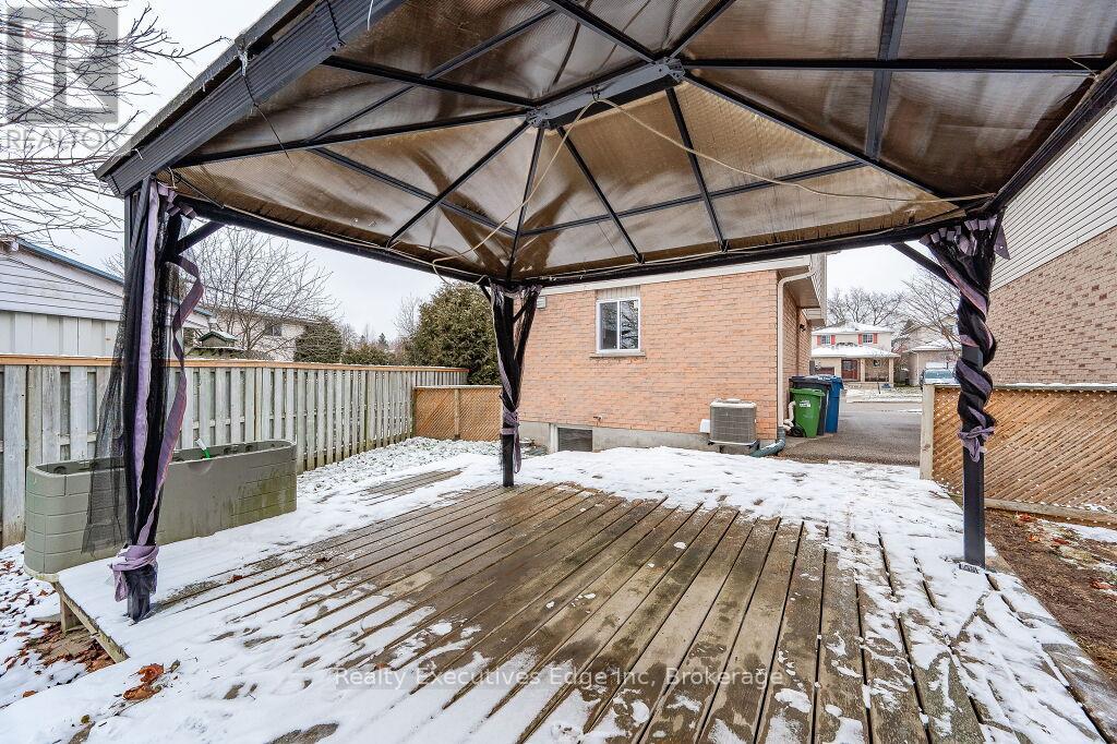 5 Troy Crescent, Guelph, Ontario  N1E 6W7 - Photo 45 - X12208390