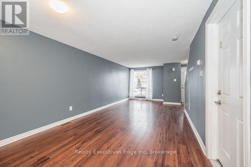 5 Troy Crescent, Guelph, Ontario  N1E 6W7 - Photo 9 - X12208390