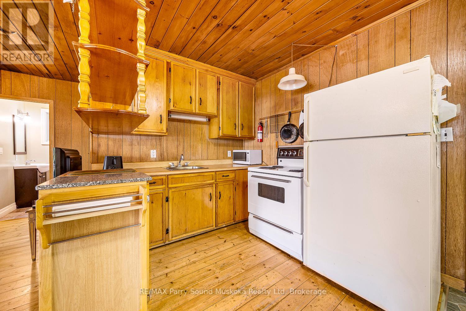 40 Jack And Verna's Lane, Magnetawan, Ontario  P0A 1P0 - Photo 22 - X12208559