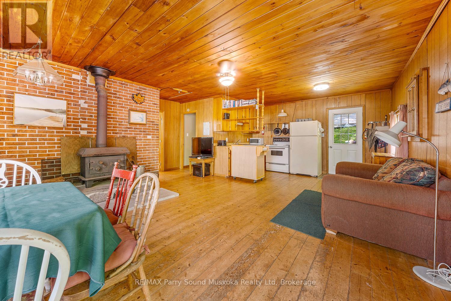 40 Jack And Verna's Lane, Magnetawan, Ontario  P0A 1P0 - Photo 24 - X12208559