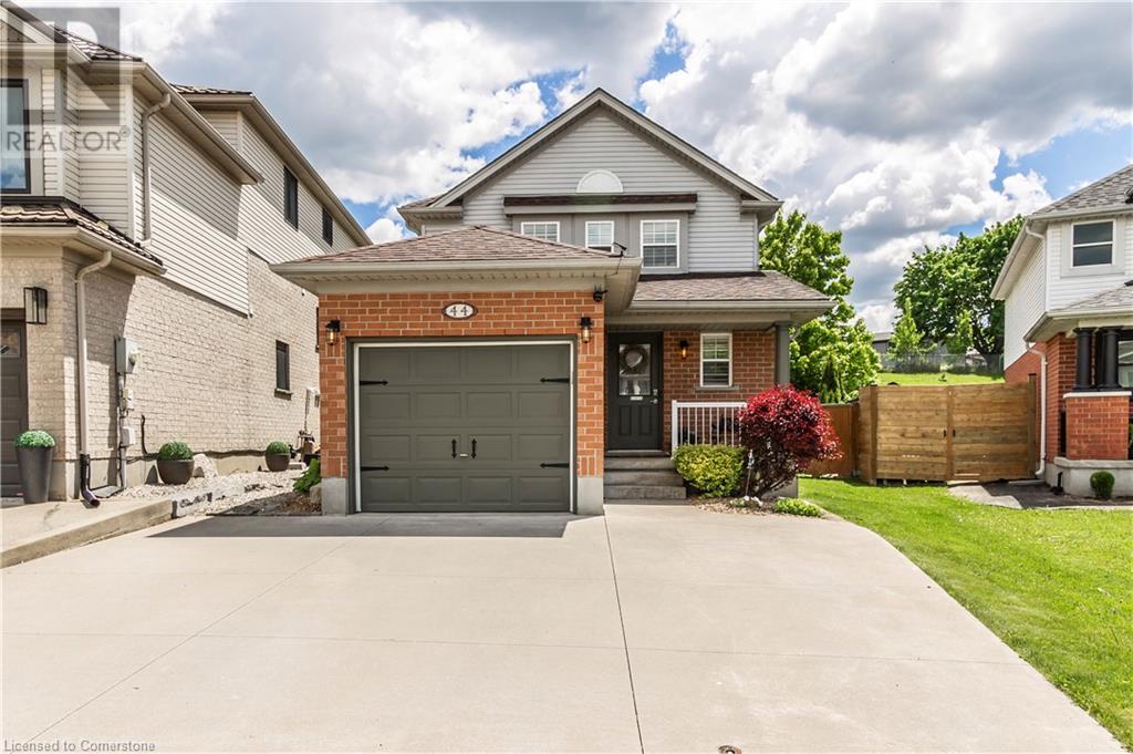 44 CHRYSLER Crescent, Cambridge, Ontario