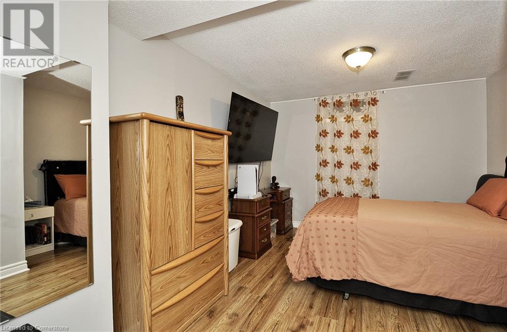30 The Country Way, Kitchener, Ontario  N2E 2K8 - Photo 27 - 40737947
