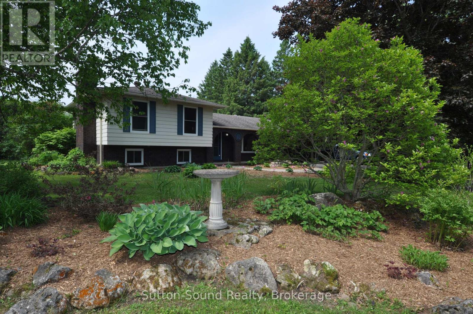 719140 Highway 6 Highway, Georgian Bluffs, Ontario  N0H 2K0 - Photo 2 - X12208822