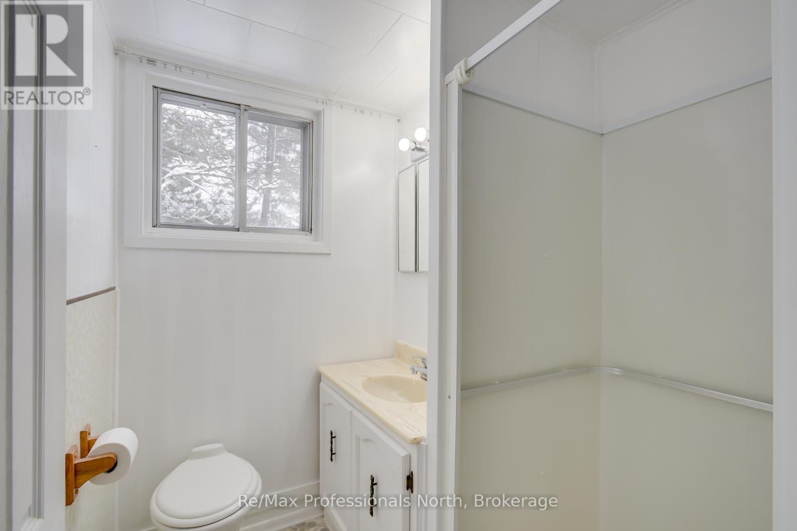 1055 Evanswood Drive, Gravenhurst, Ontario  P0E 1G0 - Photo 23 - X12208838