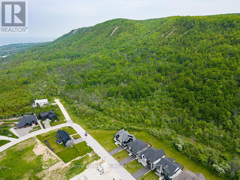 130 Dorothy Drive, Blue Mountains, Ontario  N0H 1J0 - Photo 3 - X12208856