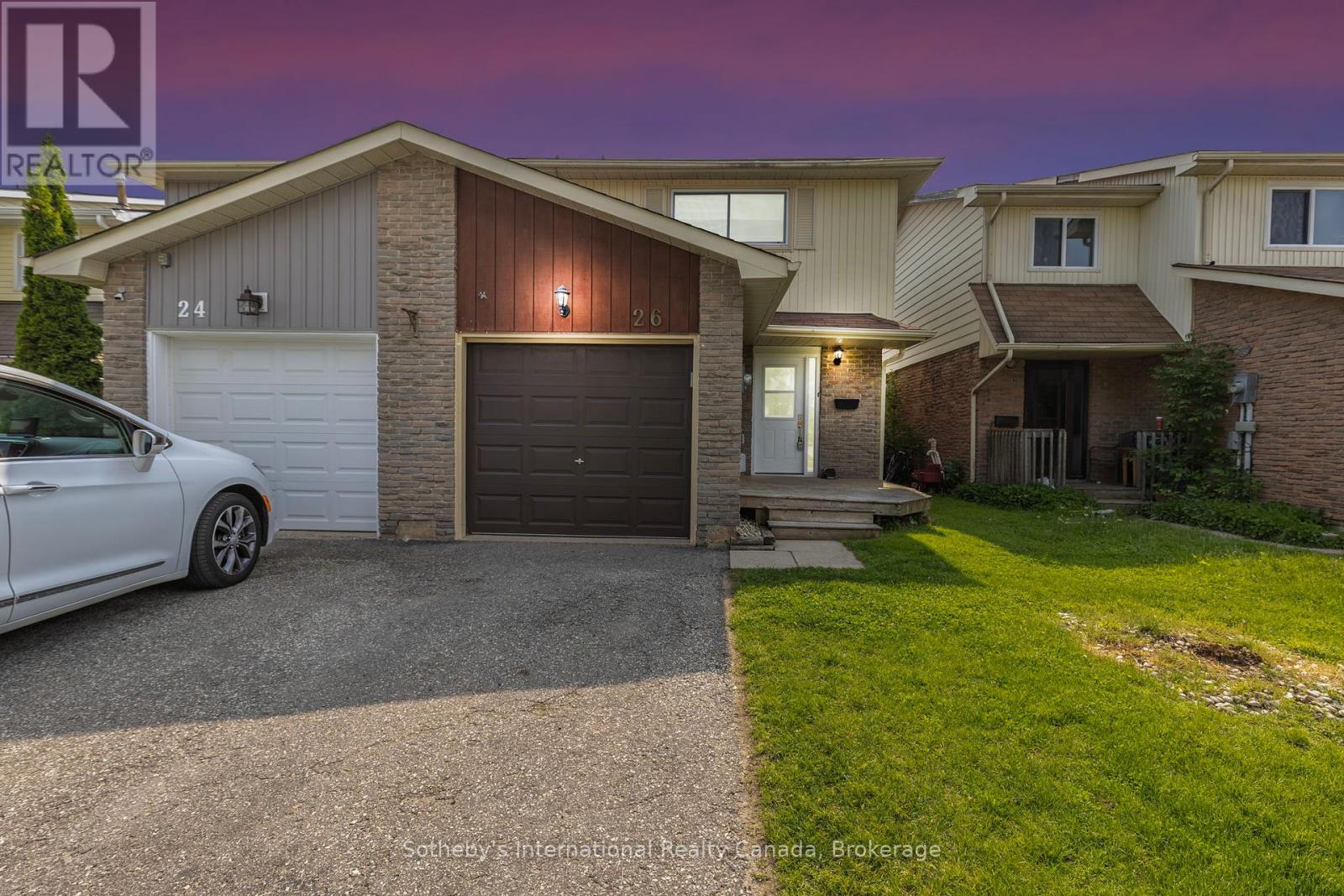 26 Christie Crescent, Barrie, Ontario  L4N 4W8 - Photo 2 - S12208948