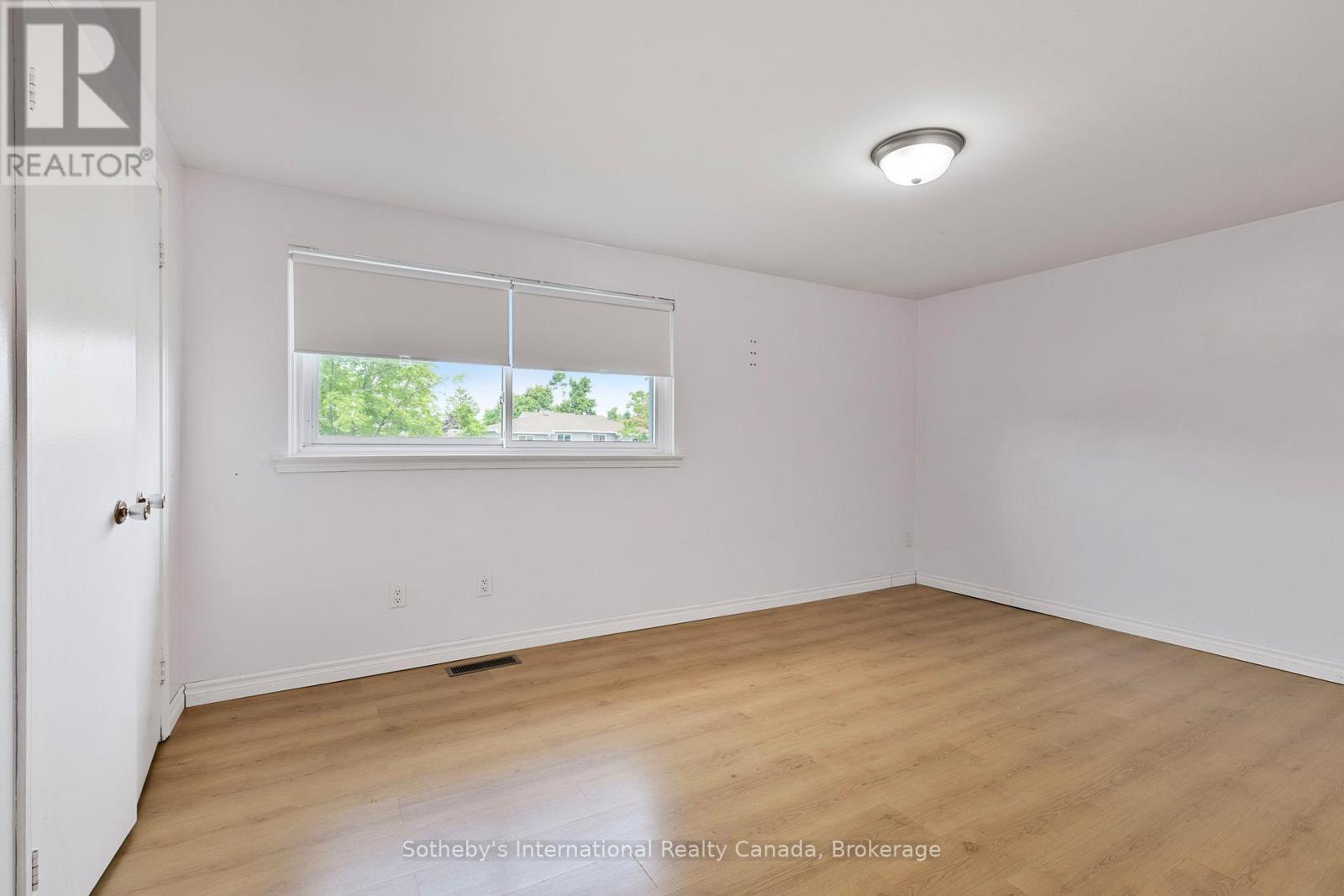 26 Christie Crescent, Barrie, Ontario  L4N 4W8 - Photo 24 - S12208948