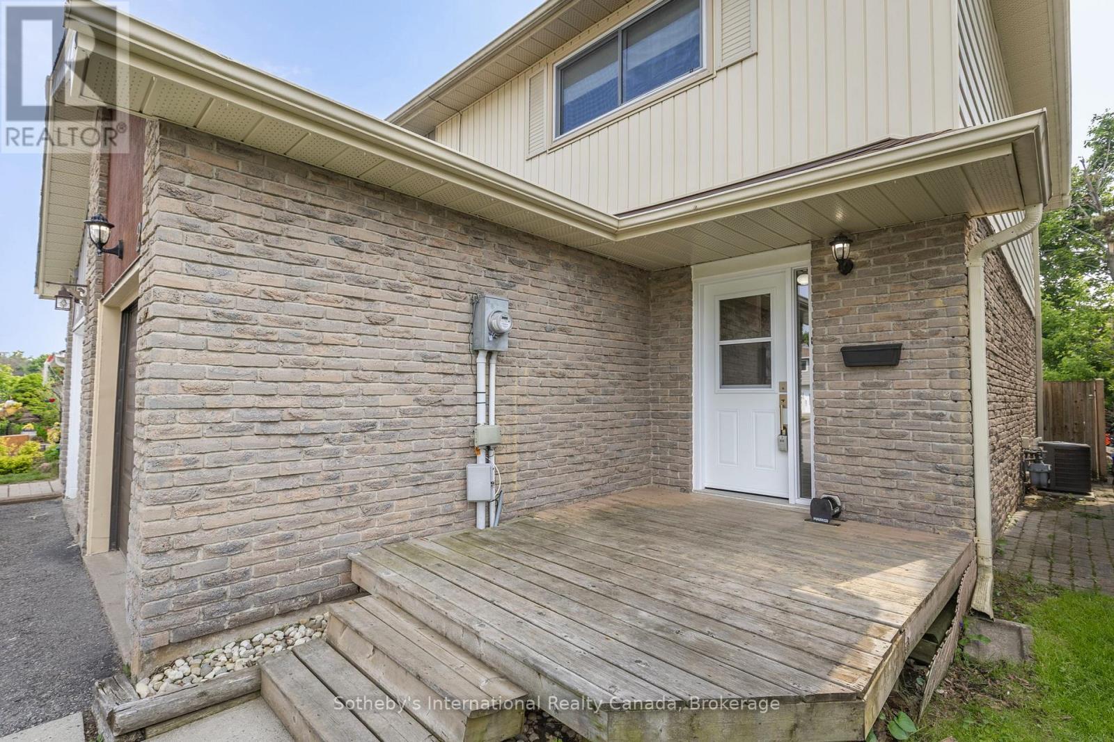 26 Christie Crescent, Barrie, Ontario  L4N 4W8 - Photo 3 - S12208948