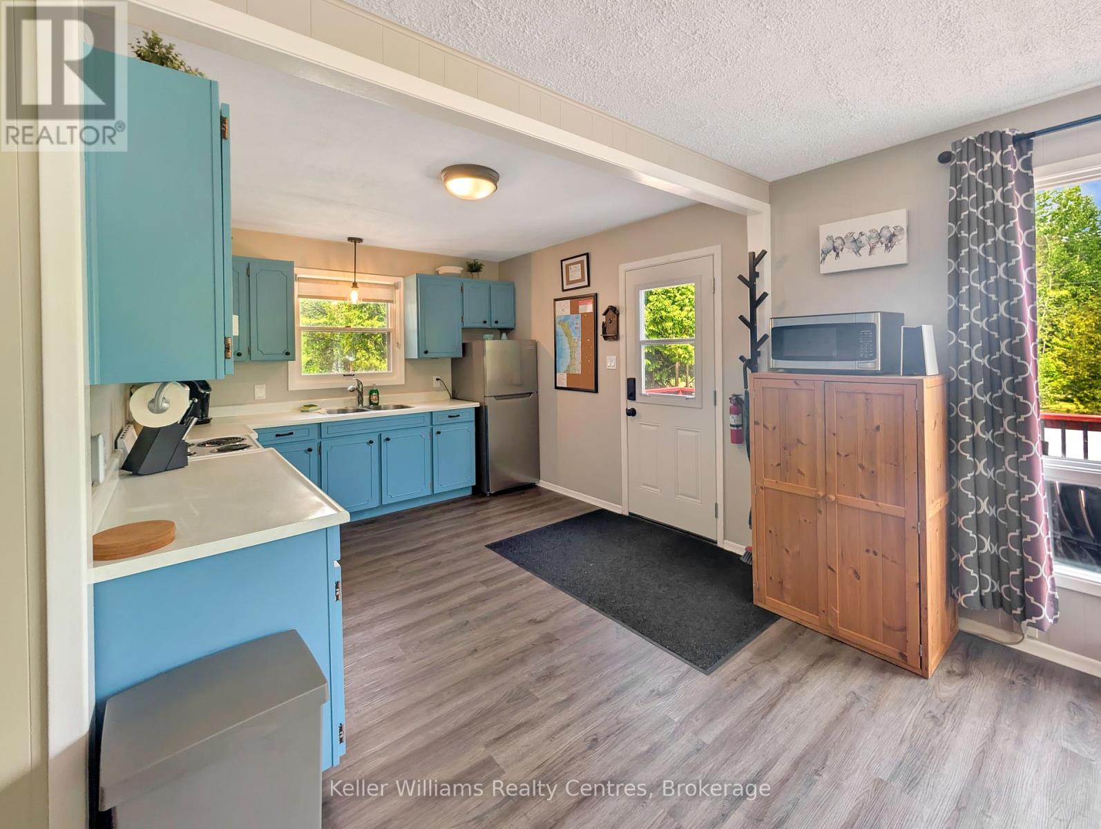12 Pierce Street S, South Bruce Peninsula, Ontario  N0H 2T0 - Photo 11 - X12209302
