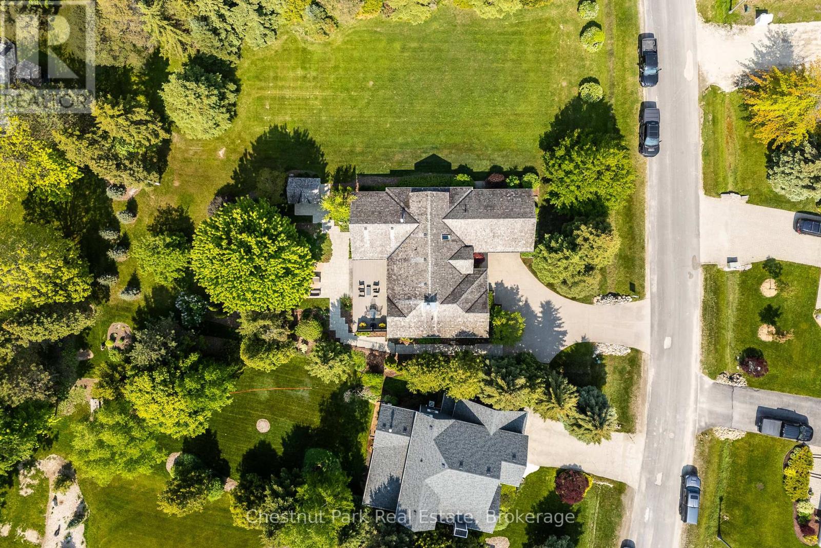135 Augusta Crescent, Blue Mountains, Ontario  L9Y 0K7 - Photo 4 - X12209324