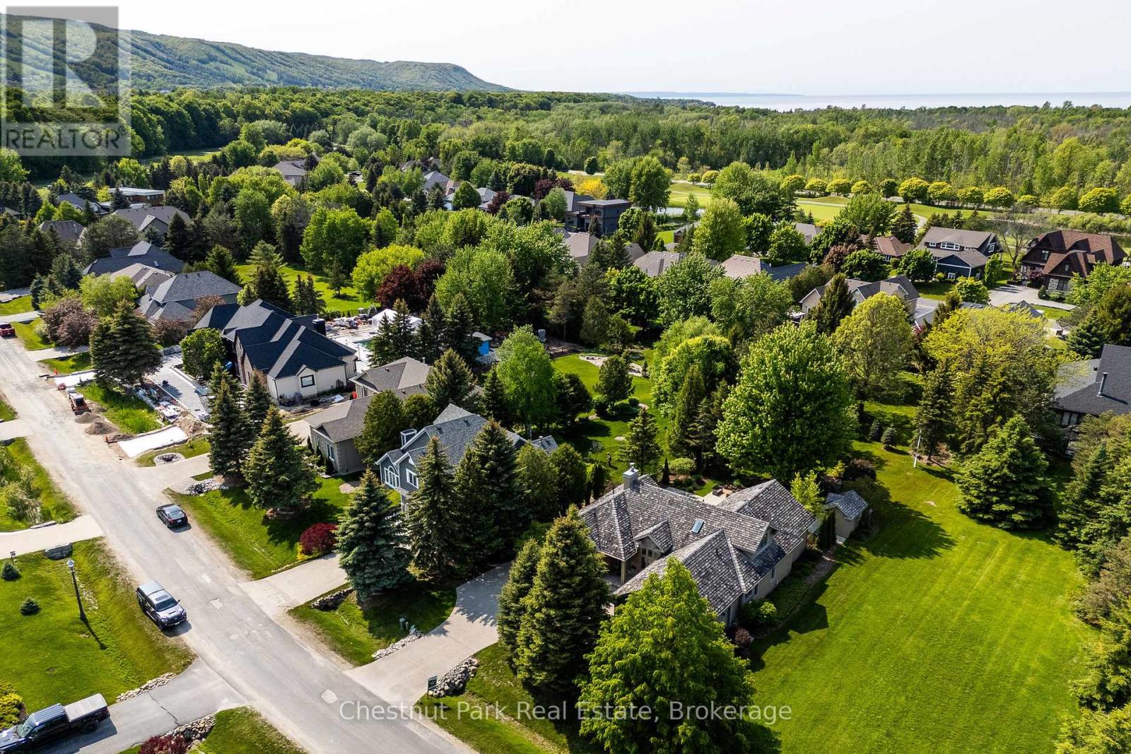 135 Augusta Crescent, Blue Mountains, Ontario  L9Y 0K7 - Photo 7 - X12209324