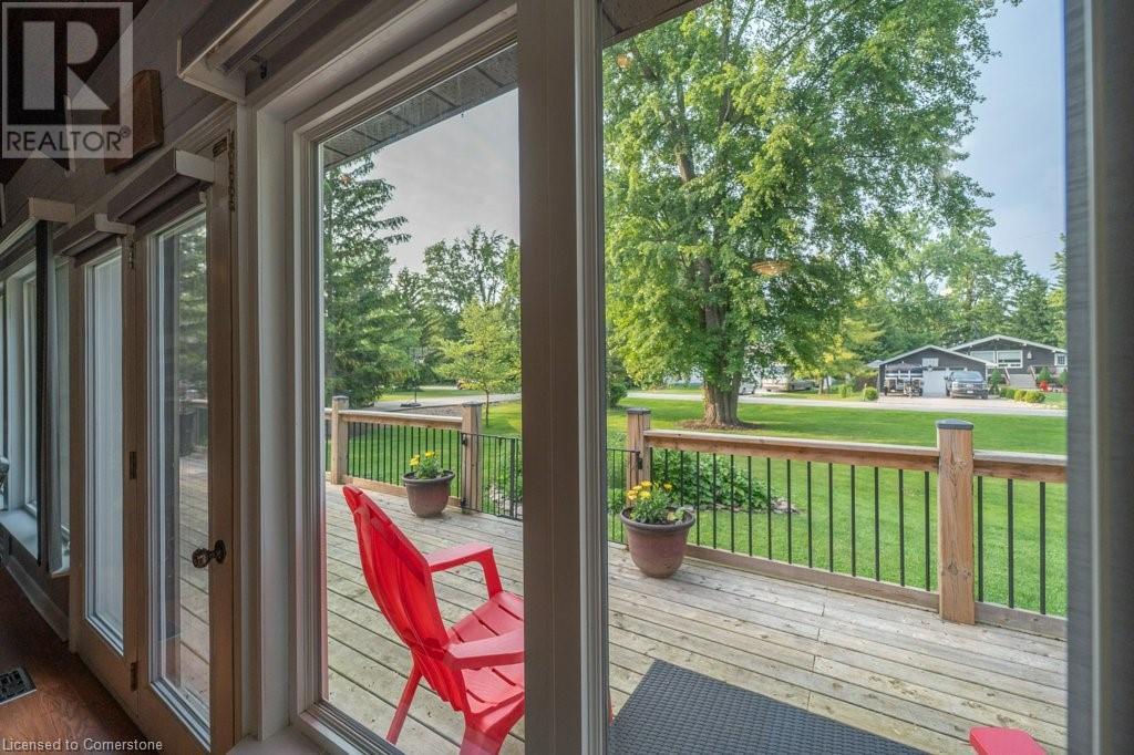 8463 Defore Drive, Lambton Shores, Ontario  N0M 1T0 - Photo 4 - 40738857