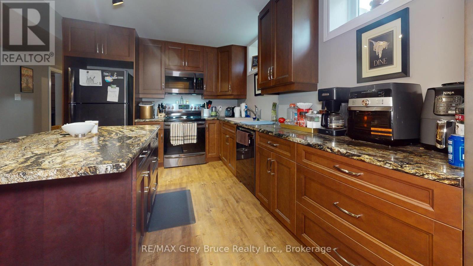 16 Paterson Street, Kincardine, Ontario  N0G 2T0 - Photo 35 - X12209483